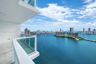 3201 NE 183rd St, Unit 2506 in Aventura, FL - Foto de edificio - Building Photo