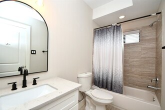 1146 Wycliffe Dr in Houston, TX - Building Photo - Building Photo