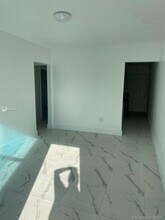 1652 Madison St-Unit -5 in Hollywood, FL - Building Photo - Building Photo