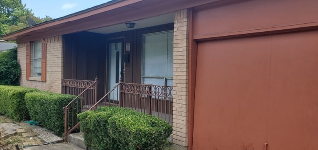 513 Bedford Dr in Richardson, TX - Foto de edificio - Building Photo