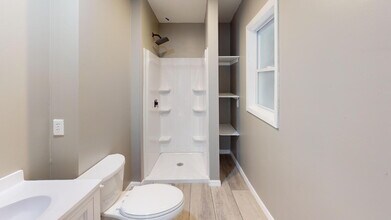 201 Florence Ave in Interlachen, FL - Foto de edificio - Building Photo