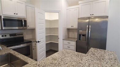 702 Obsidian Ct in Lowell, AR - Building Photo - Building Photo