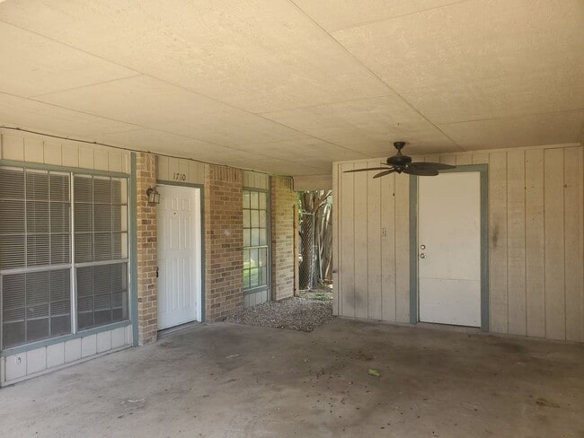 property at 1708.1710 Rawhide Loop