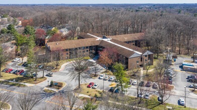 Hickory Ridge Place in Columbia, MD - Foto de edificio - Primary Photo