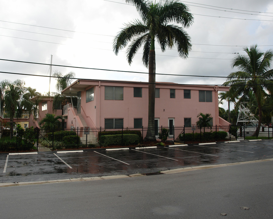 2 Hendricks Is in Fort Lauderdale, FL - Building Photo