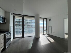 131-03-131-40 40th Rd in Queens, NY - Building Photo