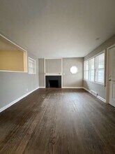 1413 S Sterling Ave in Independence, MO - Building Photo - Building Photo