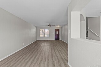 1203 Autumn Moon, Unit C082 in San Antonio, TX - Building Photo - Building Photo