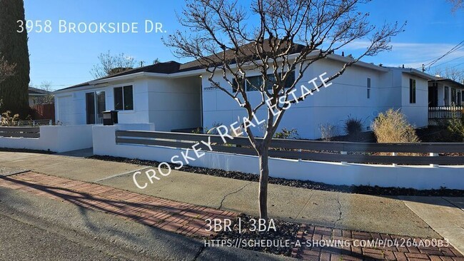 3958 Brookside Dr in Pittsburg, CA - Building Photo - Building Photo