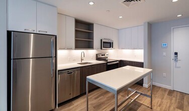 50 Rogers St, Unit 413 in Cambridge, MA - Building Photo - Building Photo