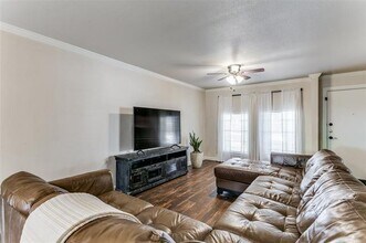 1017 Meadowbrook Dr in Grapevine, TX - Building Photo - Building Photo
