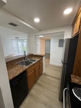 7035 NW 186th St in Hialeah, FL - Building Photo - Building Photo