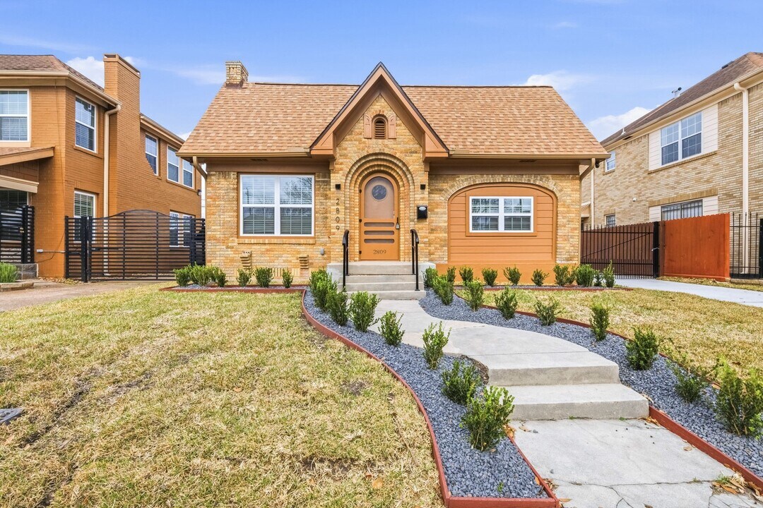 2809 Wentworth St in Houston, TX - Building Photo