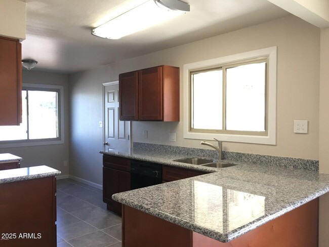 1115 E Concorda Dr in Tempe, AZ - Building Photo - Building Photo