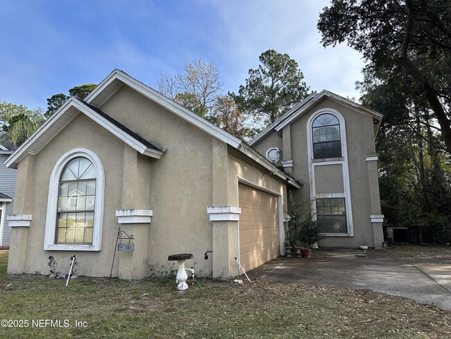 2967 Lantana Lakes Dr E