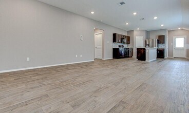 303 Euclid Ln in Uhland, TX - Building Photo - Building Photo