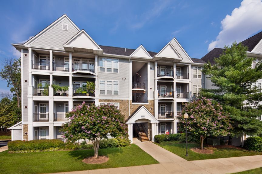 Jefferson Arbors at Broadlands in Ashburn, VA - Foto de edificio