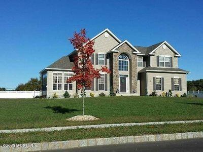 property at 3 Derek Ct