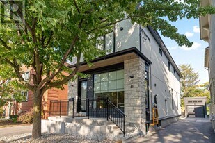 31 Commanda Wy in Ottawa, ON - Building Photo