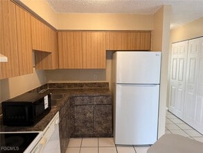 2117 SW Santa Barbara Pl in Cape Coral, FL - Building Photo - Building Photo