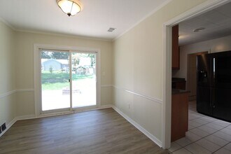 2206 Somerset Dr in Prairie Village, KS - Foto de edificio - Building Photo