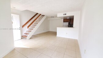 8665 NW 6th Ln in Miami, FL - Building Photo