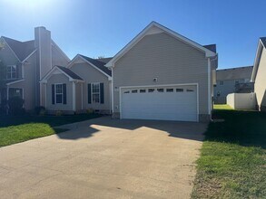3736 S Cindy Jo Dr in Clarksville, TN - Building Photo - Building Photo