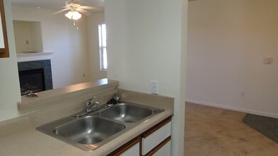Harper Square Apartments in Lawrence, KS - Building Photo - Building Photo