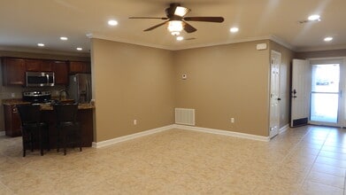 65 10th St in Shalimar, FL - Building Photo - Building Photo