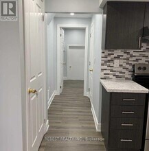 5873 Whitehorn Ave in Mississauga, ON - Building Photo - Building Photo