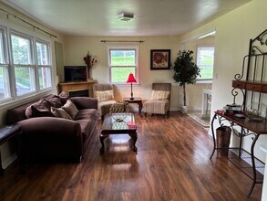 3808 Oakwood Ln in Knoxville, TN - Building Photo - Building Photo