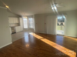 1444 Farmington Hills Dr in Conover, NC - Building Photo - Building Photo