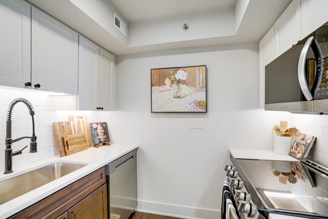 Cortland at National Landing in Arlington, VA - Foto de edificio - Building Photo