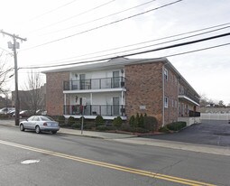 Elmar Manor in Stamford, CT - Building Photo