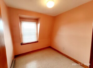 27 Lexington St, Unit 3 in Boston, MA - Foto de edificio - Building Photo