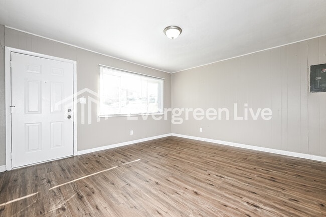 419 Ferdinand Dr in North Versailles, PA - Building Photo - Building Photo