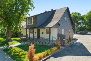 2622 E 8th St in Tulsa, OK - Building Photo