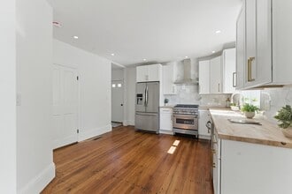 80 Shirley St, Unit 1 in Winthrop, MA - Building Photo - Building Photo