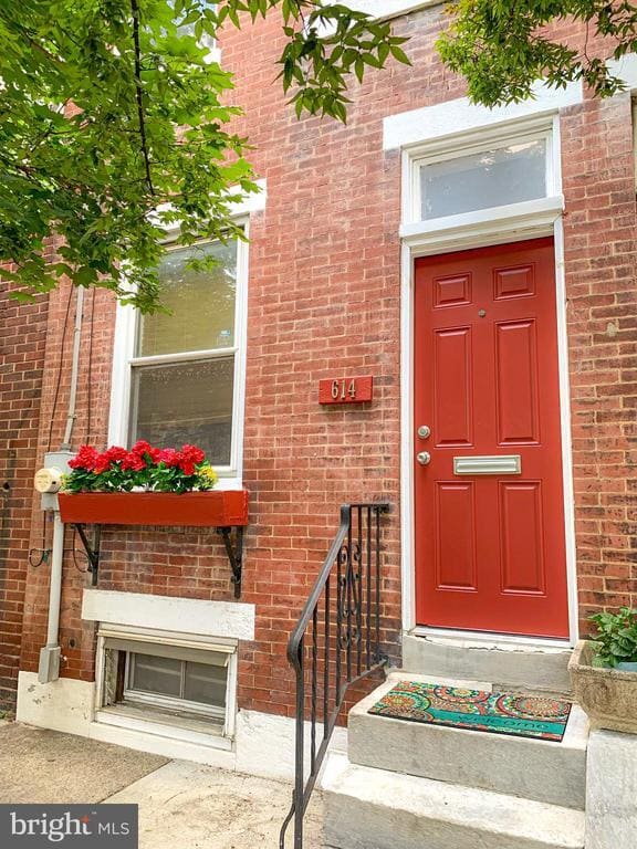 property at 614 S 27th St