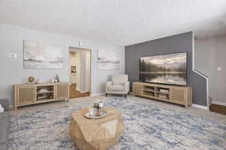 Lakeside Townhomes in Atlanta, GA - Building Photo - Building Photo