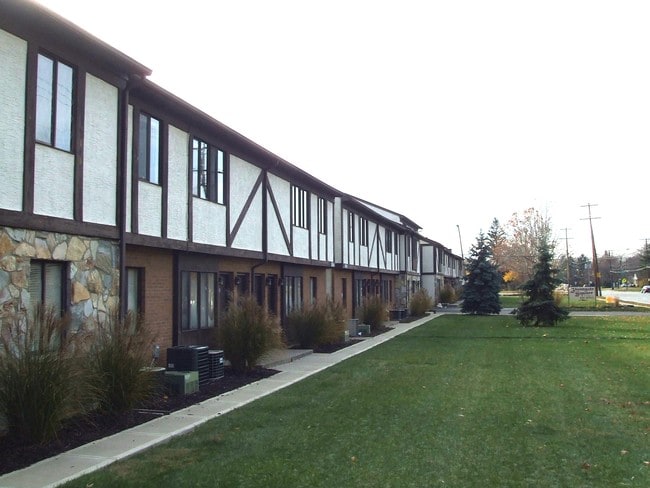 Karl Ferris Apartments in Columbus, OH - Foto de edificio - Building Photo