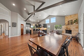 1740 W Live Oak St in Fredericksburg, TX - Building Photo - Building Photo