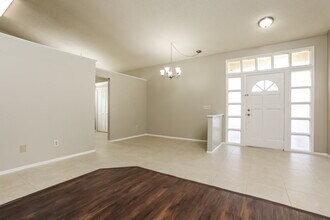 806 E Charing Cross Cir in Lake Mary, FL - Building Photo - Building Photo