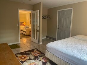 85 Crescent Rd in Burlington, VT - Foto de edificio - Building Photo