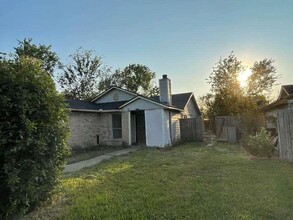 11610 Roandale Dr in Houston, TX - Building Photo - Building Photo