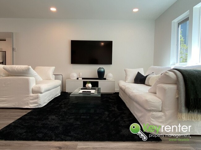 12520 15th Ave NE in Seattle, WA - Building Photo - Building Photo