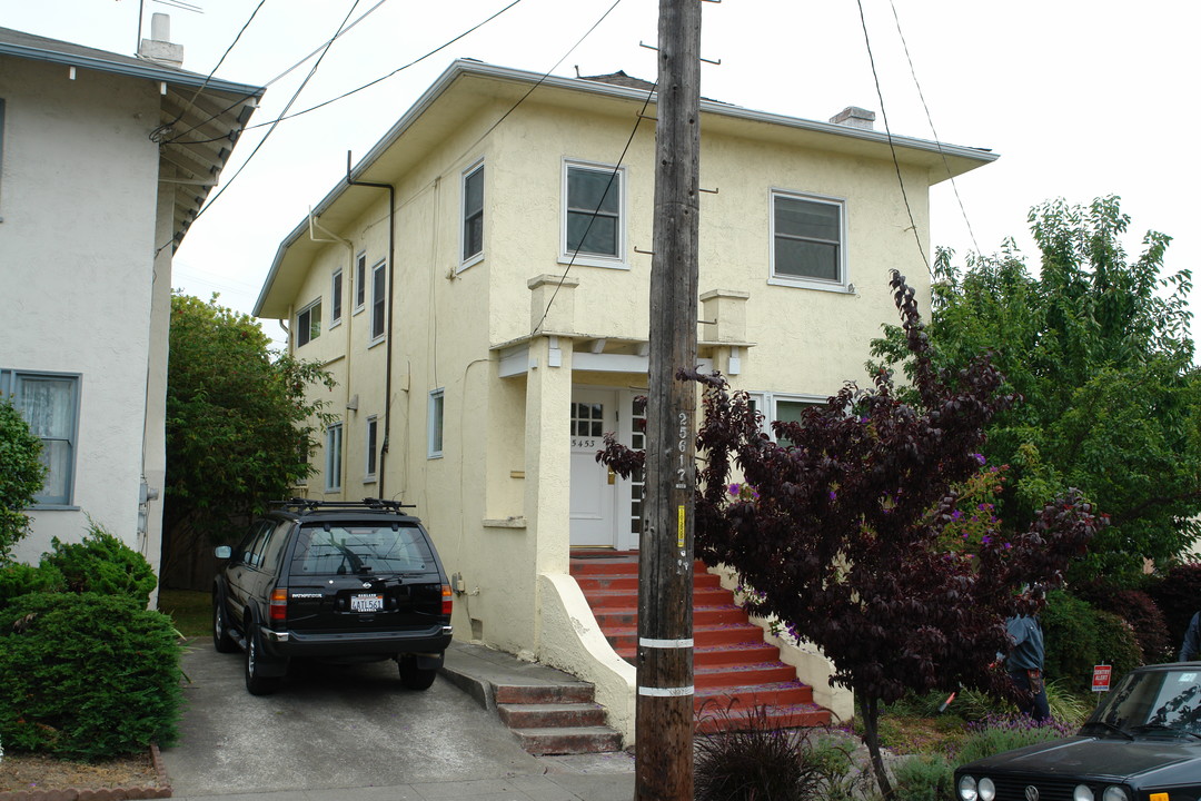 5451-5453 Manila Ave in Oakland, CA - Building Photo