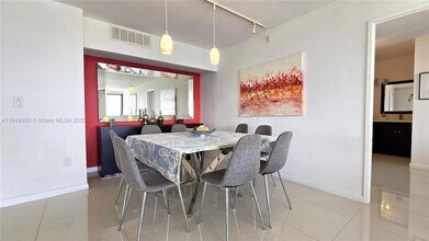 3731 N Country Club Dr, Unit 1825 in Aventura, FL - Building Photo - Building Photo