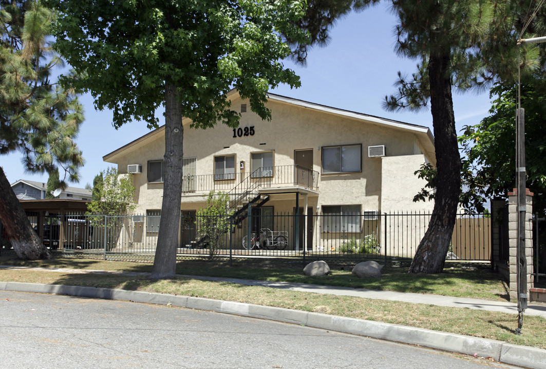 1025 E Deodar St in Ontario, CA - Building Photo