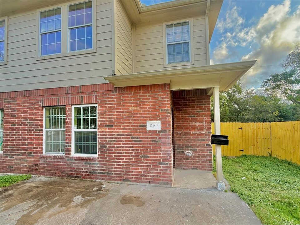 4748 Clover St in Houston, TX - Building Photo